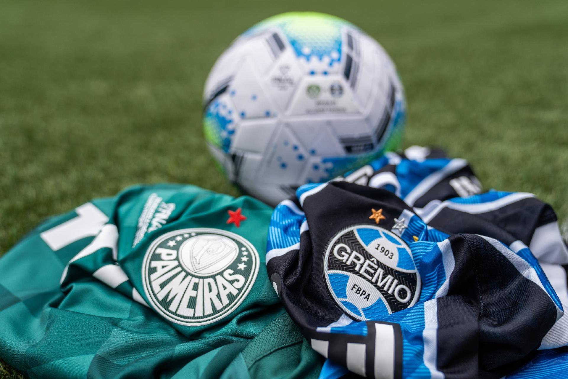 Camisas de Palmeiras e Grêmio no gramado do Allianz Parque, palco da finalíssima da Copa do Brasil 2020 - Avocado Mídia/Copa do Brasil