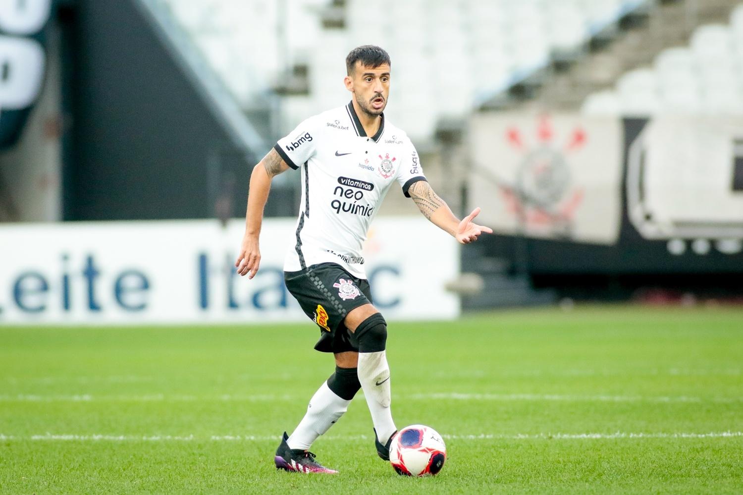 [COMENTE] Para você, o Corinthians deve liberar Camacho para o rival Santos?