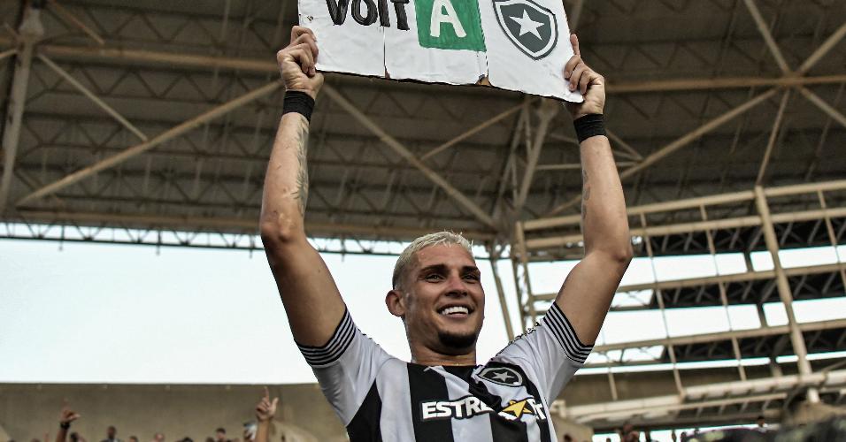 Navarro festejou demais o acesso com o Botafogo para a Série A do Brasileiro
