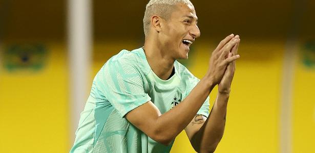 Richarlison em treino da seleção brasileira antes da estreia na Copa do Mundo do Qatar