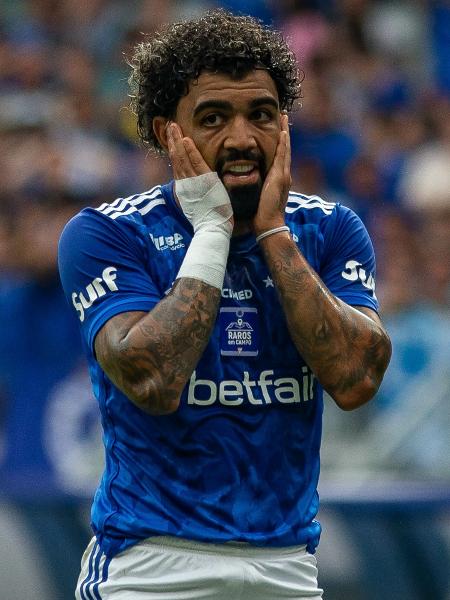 Gabigol lamenta jogada durante clássico entre Cruzeiro e Atlético-MG
