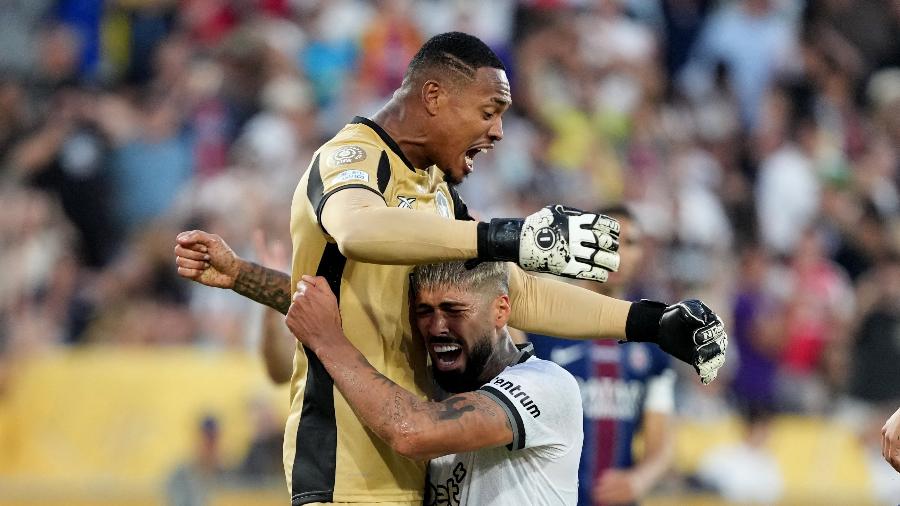 Barboza e John comemoram vitória do Botafogo sobre o PSG em duelo do Mundial Barboza e John comemoram vitória do Botafogo sobre o PSG em duelo do Mundial