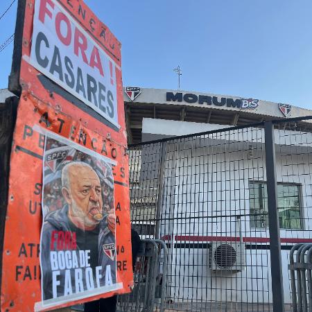 Casares e Belmonte foram alvos de protesto de torcedores do São Paulo Casares e Belmonte foram alvos de protesto de torcedores do São Paulo