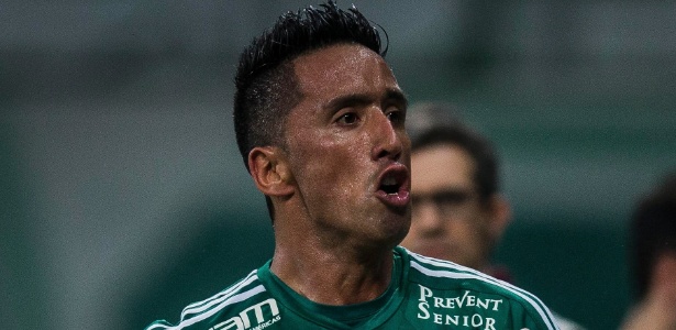 Barrios marcou os dois gols do Palmeiras na vitória sobre o Fluminense - Eduardo Anizelli/Folhapress