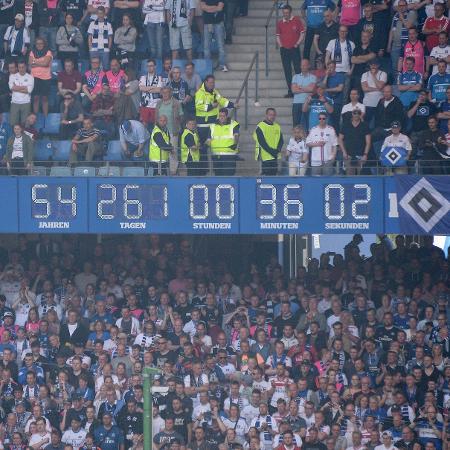 Relógio mostra o tempo do Hamburgo na primeira divisão do Campeonato Alemão Relógio mostra o tempo do Hamburgo na primeira divisão do Campeonato Alemão