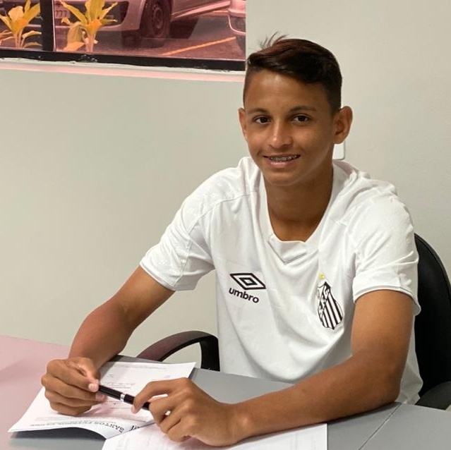 Santos trabalha na renovação de Wesley Patati