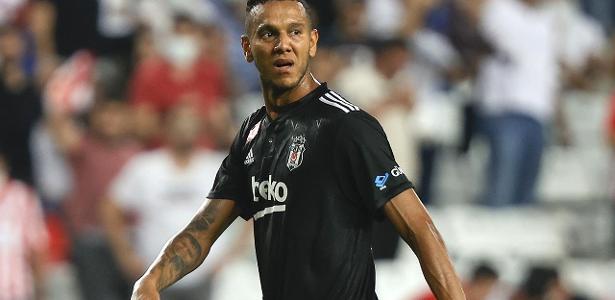 Ao LANCE!, Souza, do Besiktas, afirma merecer chance na Seleção: 'Sou um  dos melhores volantes' - ISTOÉ Independente