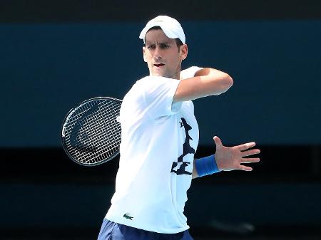 Djokovic passa sufoco, mas supera Seppi e encara Simon em Melbourne - Lance!