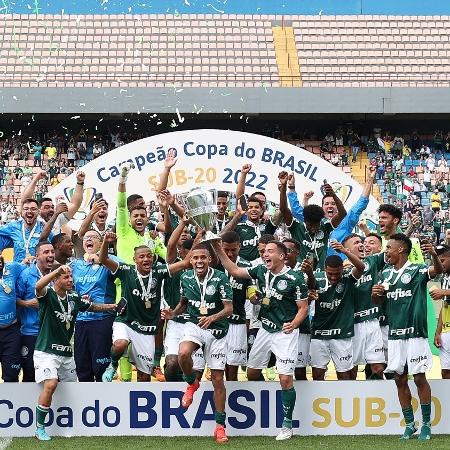 Delegação do Palmeiras celebra a conquista da Copa do Brasil sub-20 - Fabio Menotti / Palmeiras