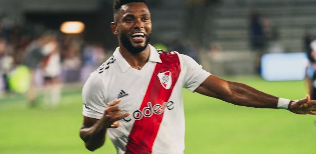 Con refuerzos, Vasco pierde ante River 3-0 en amistoso en Estados Unidos