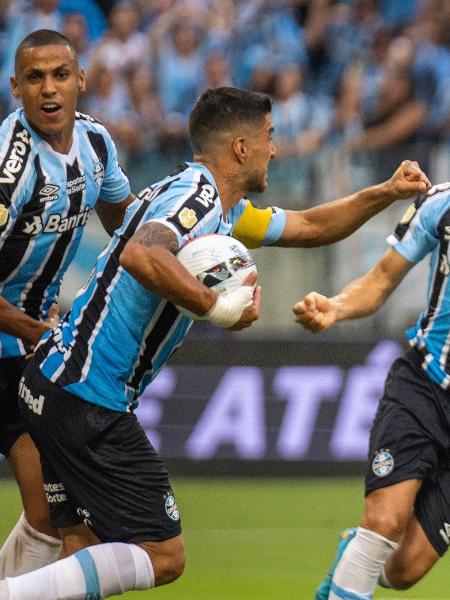 Grêmio vira sobre o Coritiba e vai para a final do Sul-Brasileiro