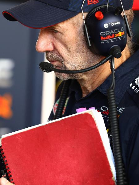 Adrian Newey nos boxes da Red Bull em Jeddah, no mês passado  - Mark Thompson/Getty Images