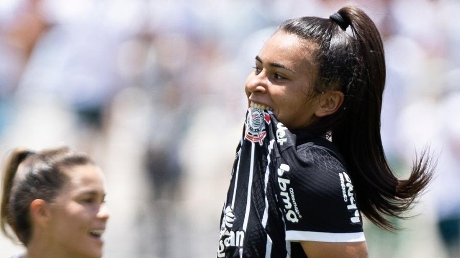 Mariza comemora gol marcado pelo Corinthians contra o Palmeiras pelo Paulistão Feminino