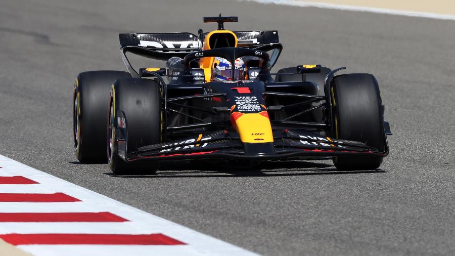Max Verstappen com a nova Red Bull nos testes de pré-temporada