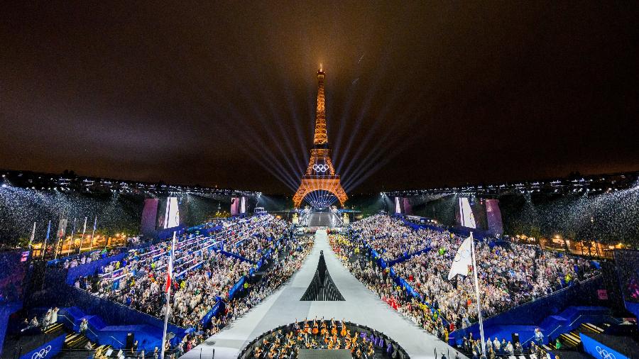 Vista da parte final da cerimônia de abertura das Olimpíadas de Paris