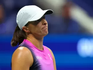 Iga erra demais e cai diante de Pegula, que vai à semi no US Open