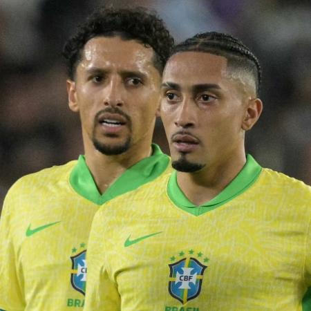 Raphinha e Marquinhos durante jogo entre Argentina e Brasil nas Eliminatórias Raphinha e Marquinhos durante jogo entre Argentina e Brasil nas Eliminatórias