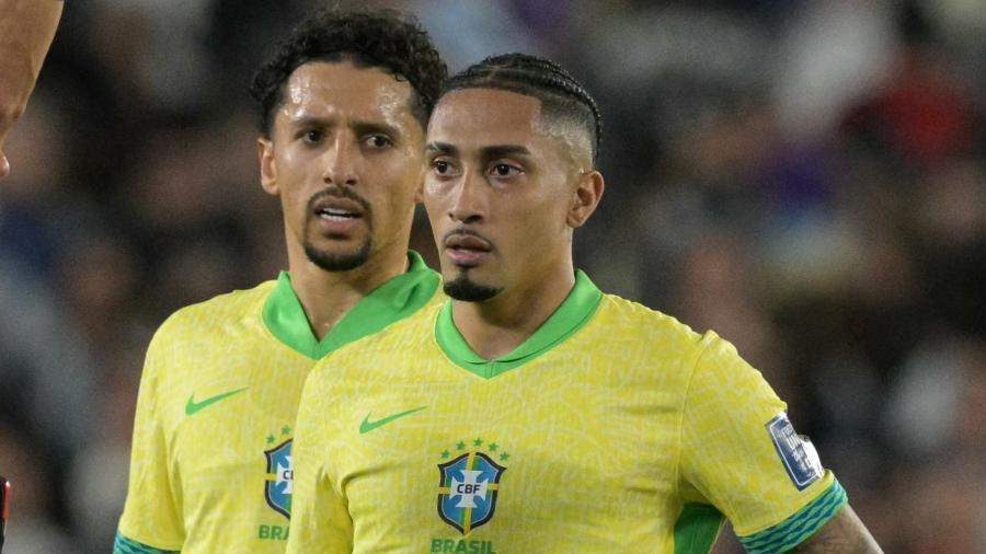 Raphinha e Marquinhos durante jogo entre Argentina e Brasil nas Eliminatórias Raphinha e Marquinhos durante jogo entre Argentina e Brasil nas Eliminatórias