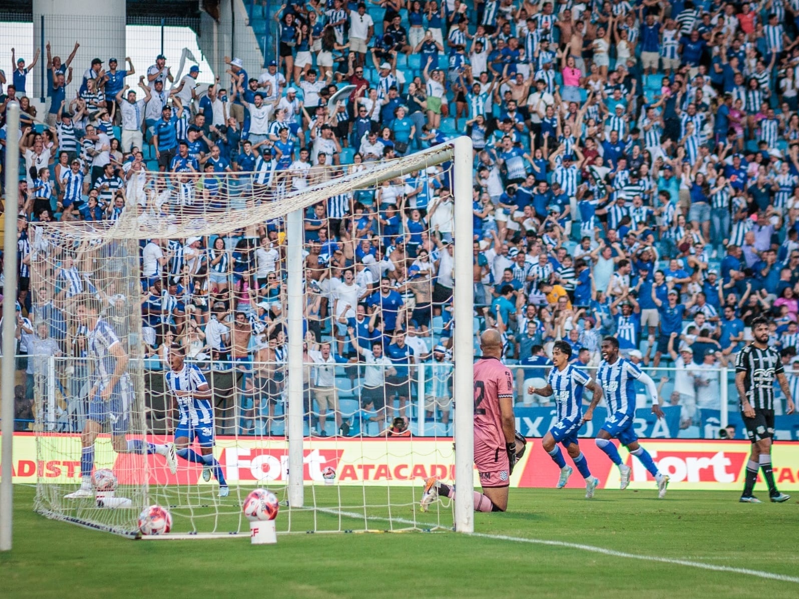 Imagem da notícia - UOL