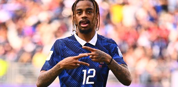 Barcola diz que Paraguai 'vai distribuir muitas pancadas' em duelo da Copa