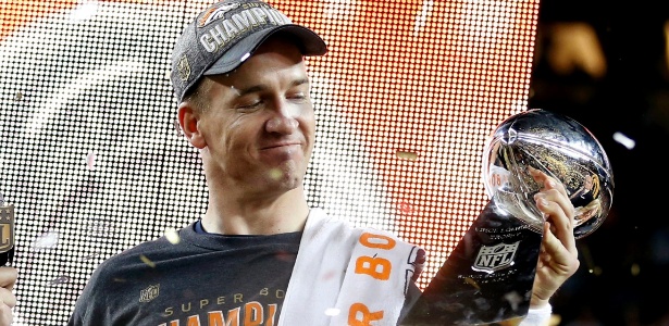 Peyton Manning pode encerrar a carreira após ter garantido título do Super Bowl - STEPHEN LAM/Reuters