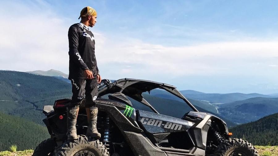 Hamilton curte as férias da F-1 nas montanhas - Reprodução/Instagram