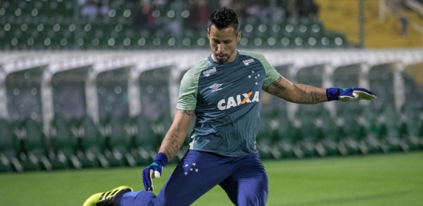 Frequentemente utilizado, Fábio aprova rodízio de jogadores até no gol do Cruzeiro - Liamara Polli/AGIF