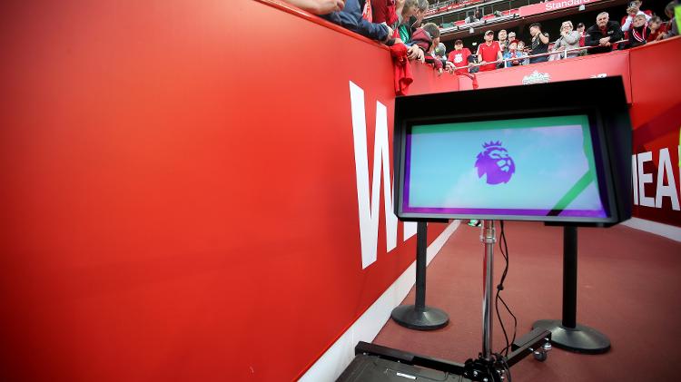 VAR posicionado em Anfield, para a partida entre Liverpool e Norwich - Reuters/Carl Recine - Reuters/Carl Recine