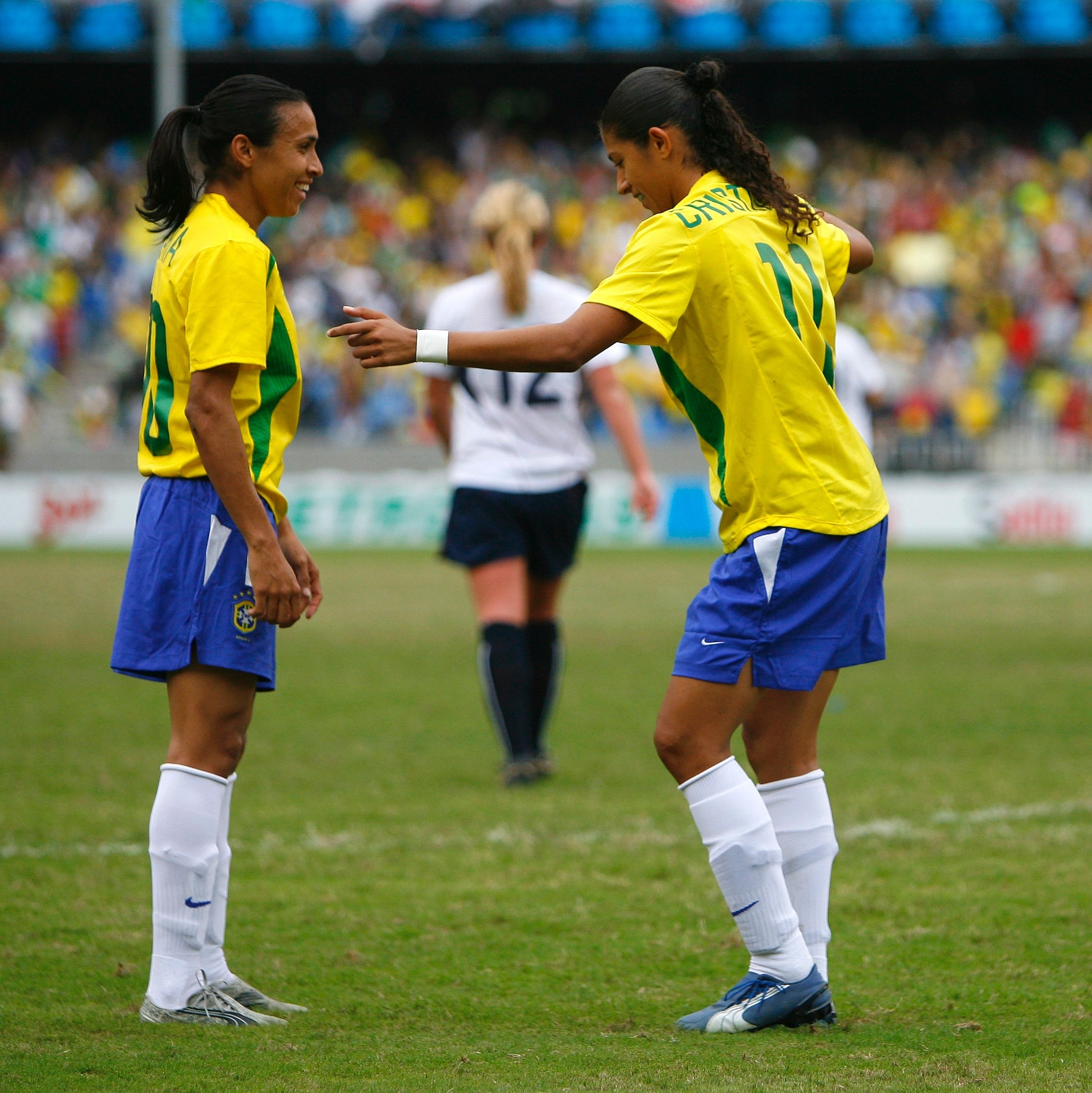 Na quebrada, mulheres pedem visibilidade no esporte em futebol de