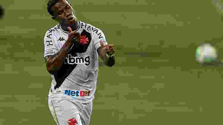 Ribamar comemora seu gol pelo Vasco contra o Botafogo em jogo do Brasileirão 2020 - Thiago Ribeiro/AGIF - Thiago Ribeiro/AGIF