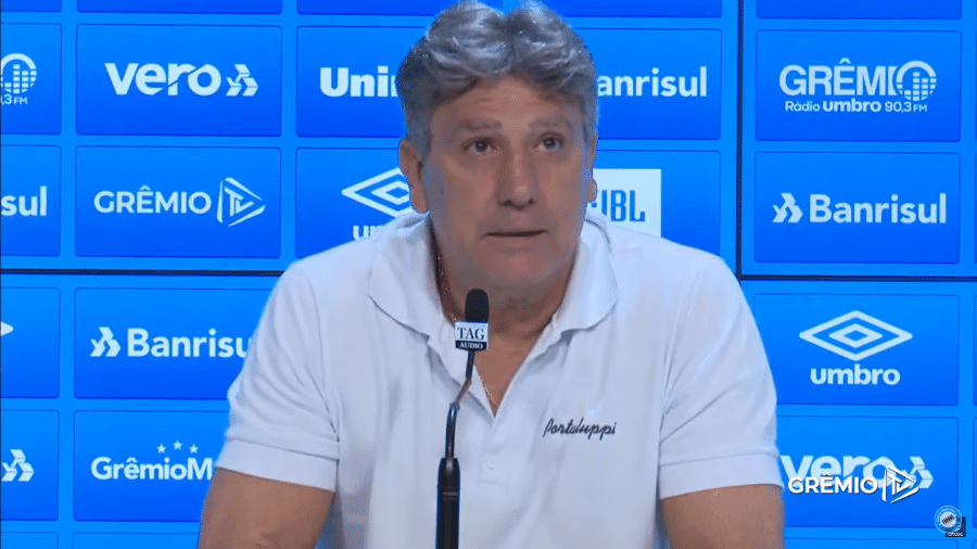 Renato Gaúcho se emociona ao falar dos pais durante entrevista coletiva no Grêmio - Reprodução/YouTube