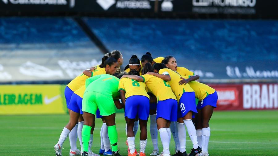 Seleção Brasileira goleia China no futebol feminino dos Jogos