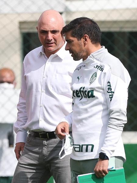Presidente Maurício Galiotte e técnico Abel Ferreira conversam com o elenco do Palmeiras na Academia de Futebol - Cesar Greco/SE Palmeiras
