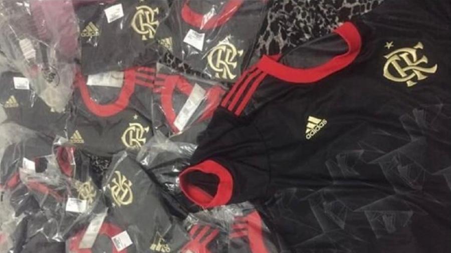 500 unidades da nova camisa do Flamengo haviam sido desviadas por motorista - Divulgação/PCERJ