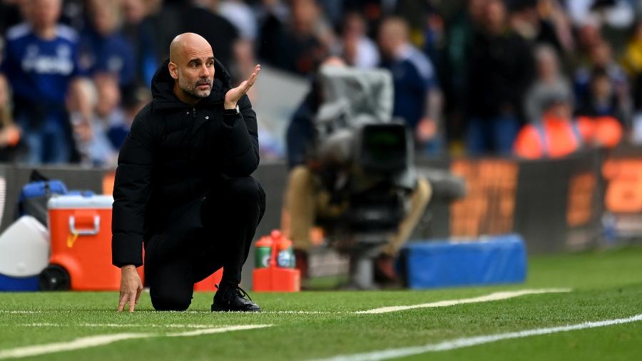 Técnico Pep Guardiola comanda o Manchester City em partida da Premier League -  Michael Regan/Getty Images