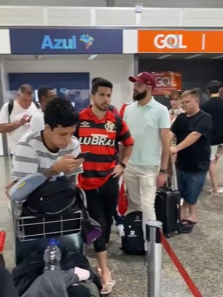 Torcedores de Flamengo e Athletico-PR sofrem para voltar a São Paulo após final da Copa Libertadores - Reprodução/Yara Fantoni