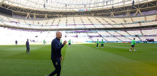 Tite, técnico da seleção, visita o estádio Lusail, palco da estreia na Copa do Mundo