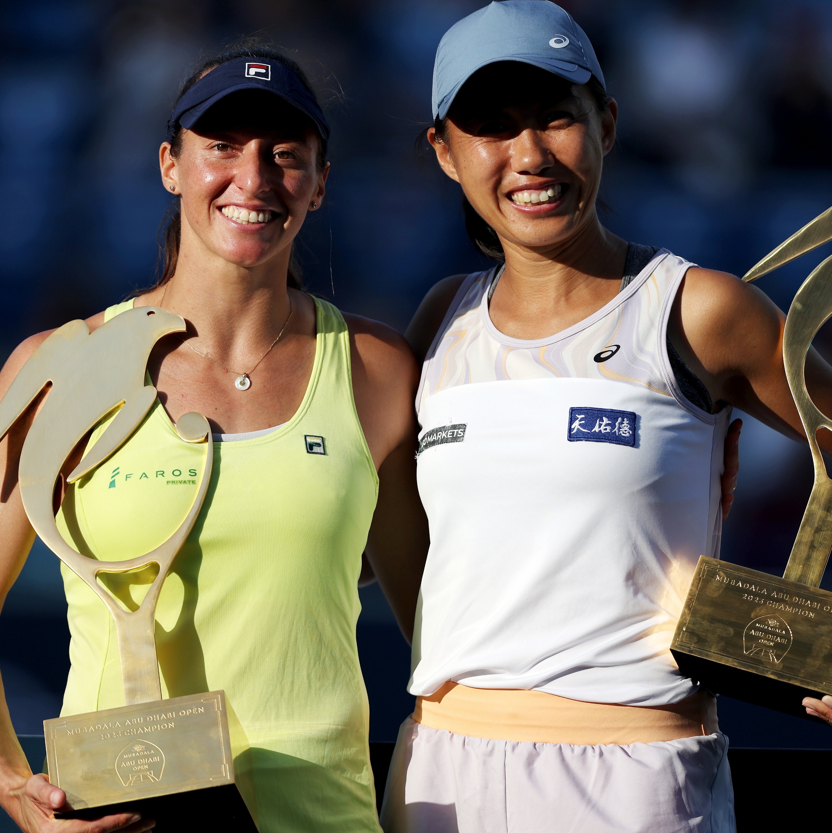 Imbatível! Luisa Stefani é campeã nas duplas no WTA 500 de Abu