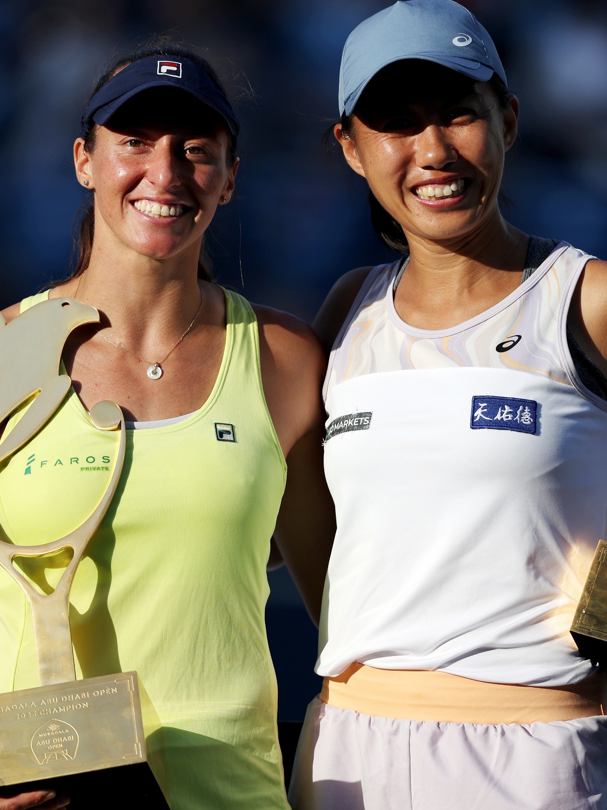 Luisa Stefani é vice-campeã do WTA 500 de Adelaide, na Austrália