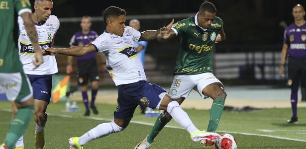 Adaptação de Caio Paulista no Palmeiras resulta em primeira assistência comemorada.