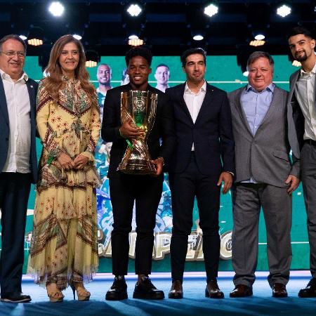 Delegação do Palmeiras que esteve na premiação do Campeonato Paulista
