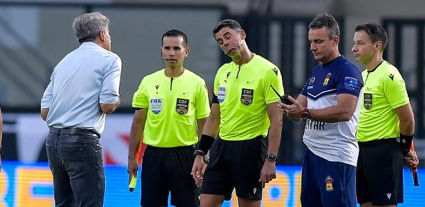 Grêmio formalizará à CBF reclamação pela arbitragem no jogo contra o Vasco
