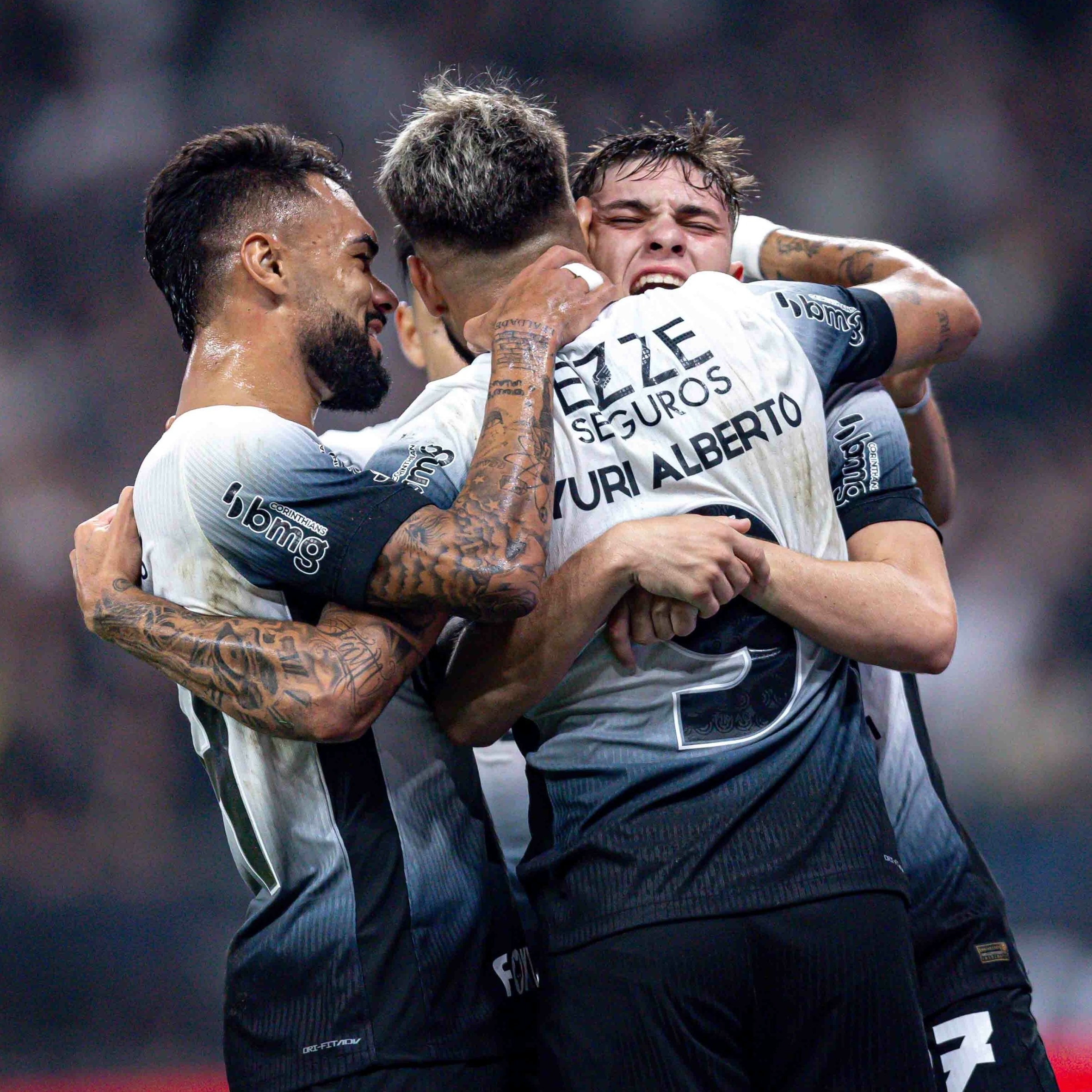 MUITA RAÇA! Jogador do Corinthians é o líder em desarmes entre meio-campistas da Série A em 2024.