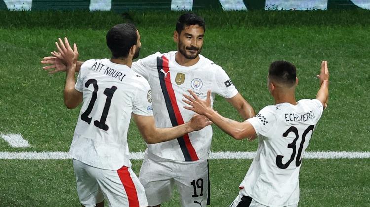 Gundogan comemora gol marcado em Manchester City x Al Ain, jogo do Mundial Gundogan comemora gol marcado em Manchester City x Al Ain, jogo do Mundial