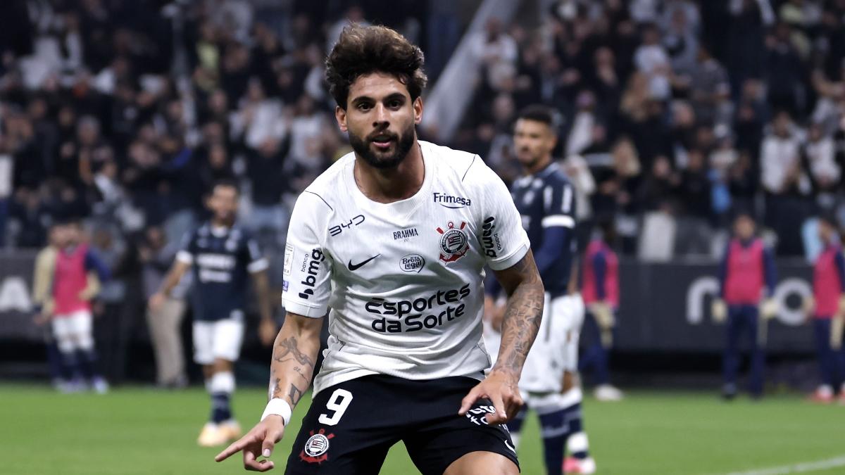 Kaio César brilha, Yuri faz dois gols e Corinthians treina