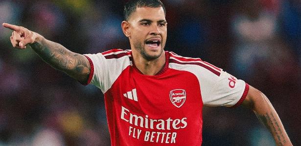 Guimarães converte pênalti na estreia, e Arsenal vence Como em amistoso