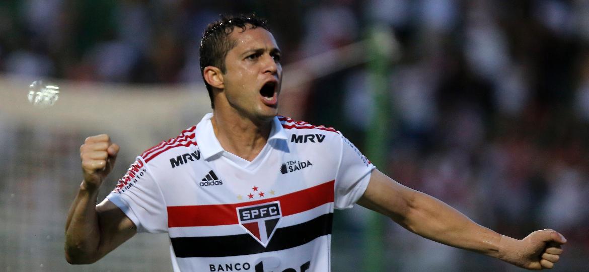 Anderson Martins comemora gol do São Paulo contra o Mirassol - Daniel Vorley/AGIF