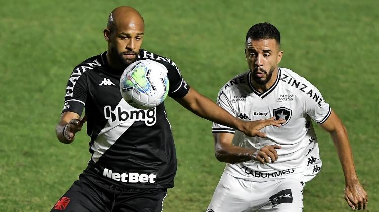 Fellipe Bastos disputes candidacy with Caio Alexandre during Vasco x Botafogo in the Brazil Cup 2020 - Thiago Ribeiro / AGIF - Thiago Ribeiro / AGIF