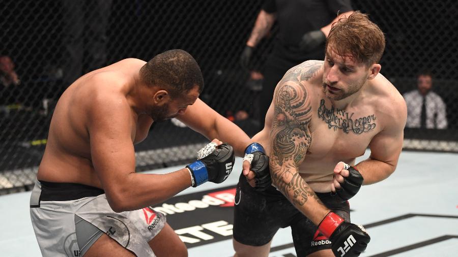 Chris Daukaus nocauteia Zé Colmeia, no UFC Fight Island 5 - Josh Hedges/Zuffa LLC via Getty Images