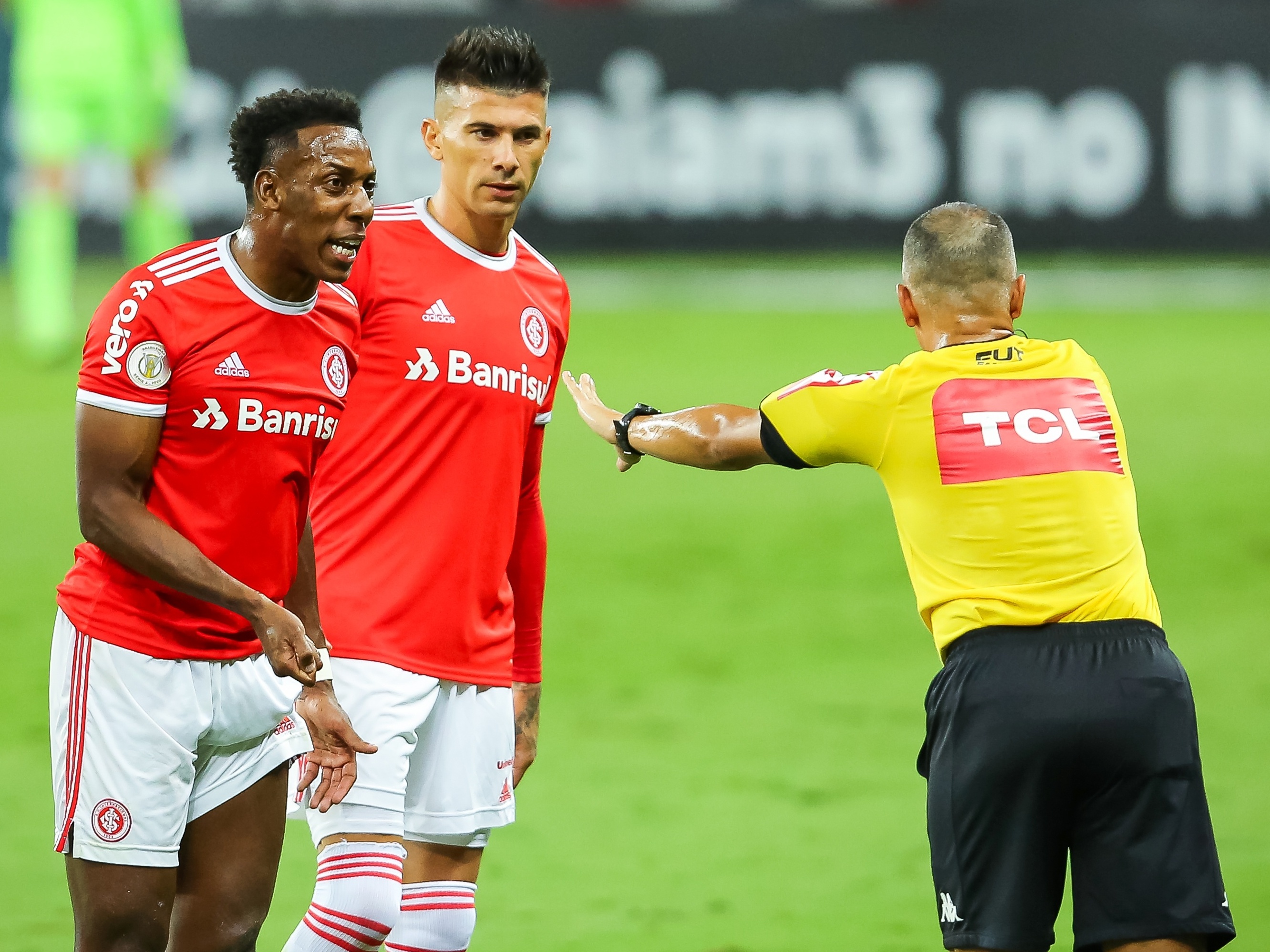 Nos acréscimos, Corinthians leva empate do Internacional pelo